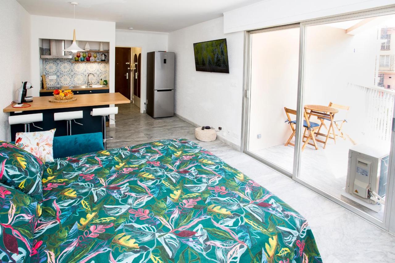 Romantic Sea View Studio, Steps Away From The Beach Antibes Extérieur photo
